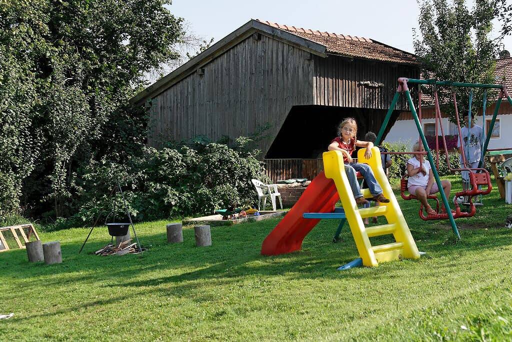 Ganze Wohnung, Ferienhof Biber - Ferienwohnung im Dg 80qm in Witzmannsberg, Ostbayern