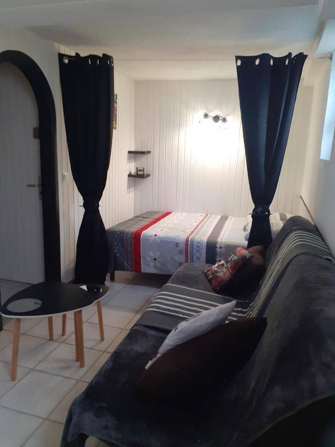 Gîte pour 4 personnes, avec jardin et terrasse dans Office de Tourisme de Villard de Lans