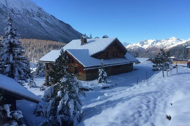 Chalet pour 6 personnes, avec jardin et terrasse à Montgenèvre
