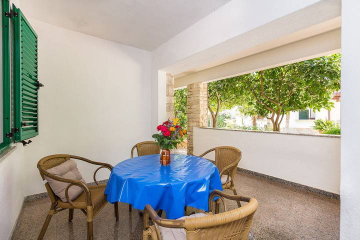 Ferienwohnung für 2 Personen, mit Terrasse und Garten sowie Pool in Istrien