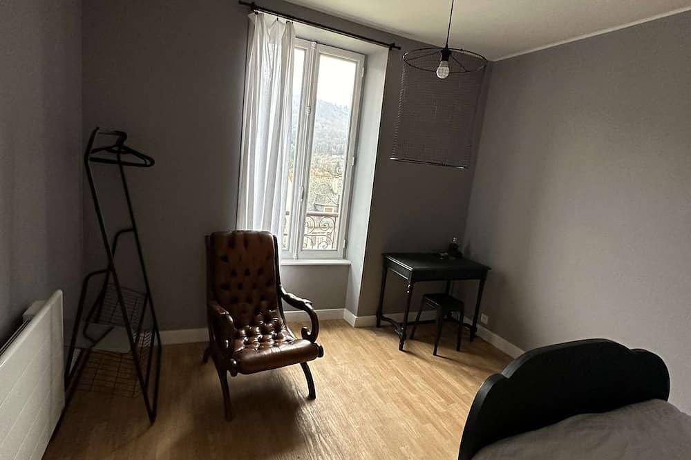 Appartement entier, Appartement dans maison de famille in Vic-sur-Cère, Région d'Aurillac