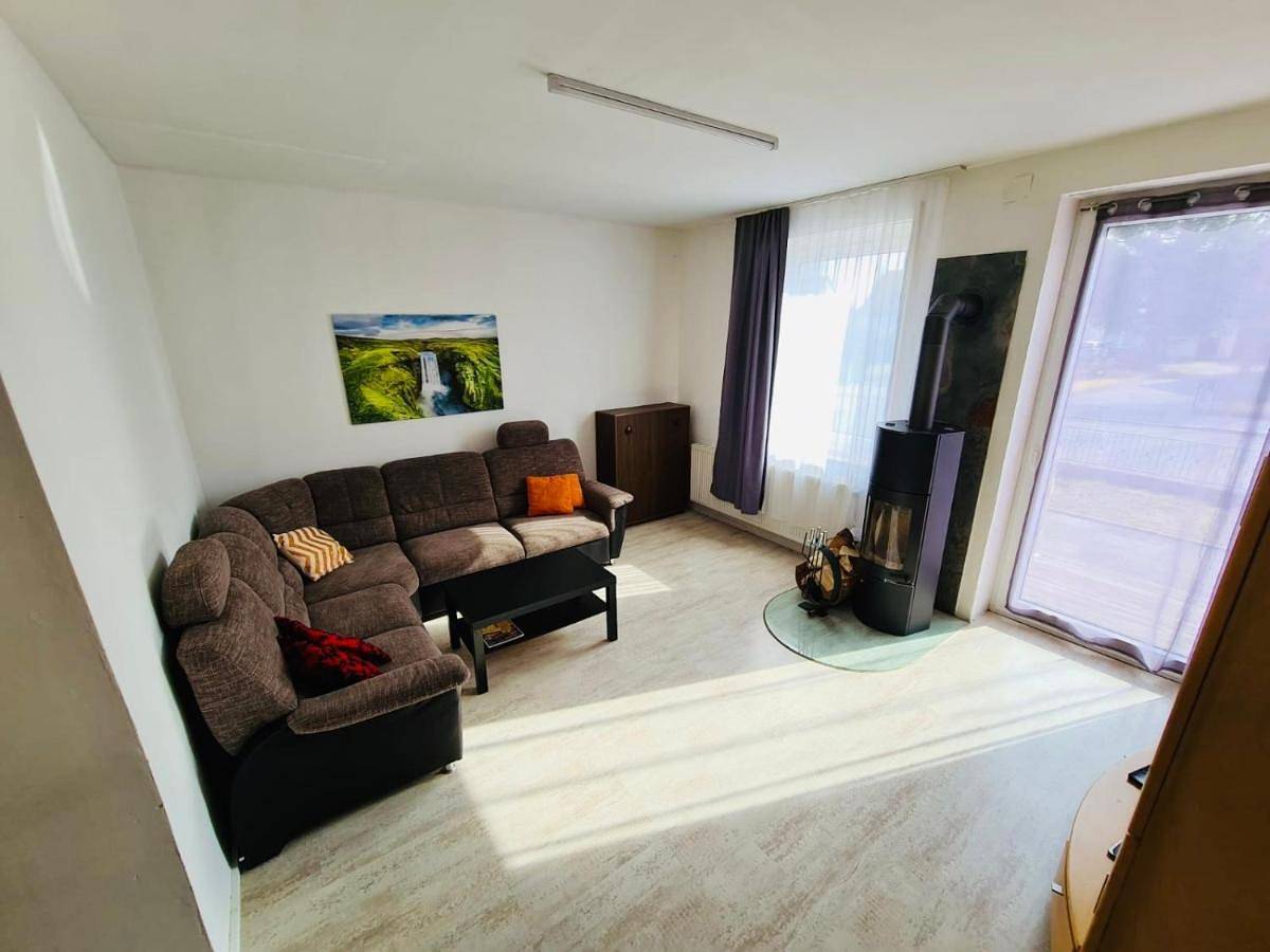 Ganze Wohnung, Großartige 3 Zimmer Ferienwohnung mit Kamin und Garten für 1-6 Personen in Kaufbeuren, Bayerisch Schwaben