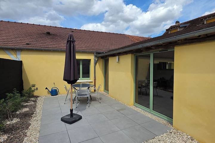 Maison de vacances pour 4 personnes, avec Jacuzzi et Terrasse à Auxerre