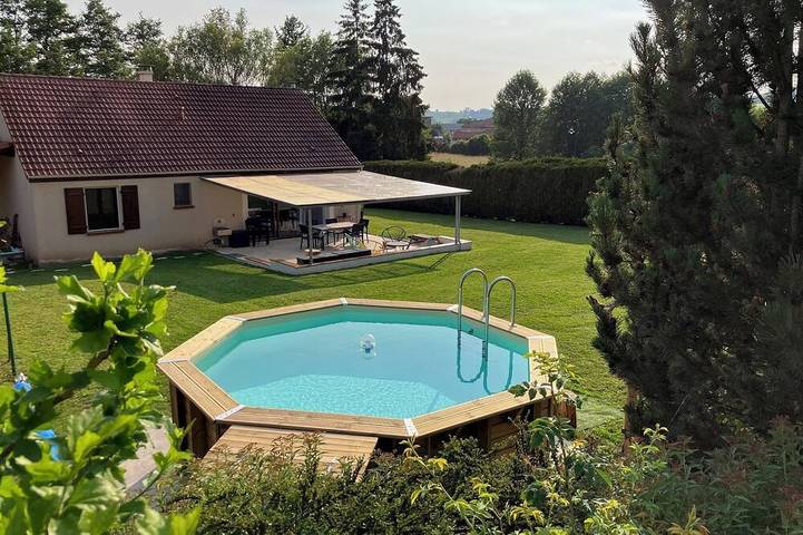Gîte pour 8 personnes, avec jardin dans Bazegney