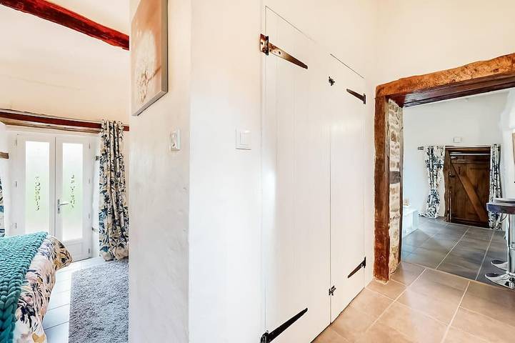 Location de vacances pour 2 personnes, avec jardin ainsi que jacuzzi et terrasse à Exideuil - 3