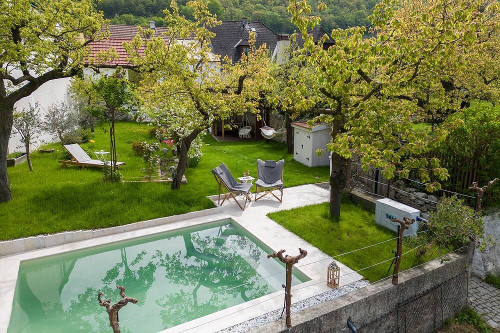 Historic winegrower's house in the Wachau wine region on the Danube with pool & sauna in Oberarnsdorf (Donau), Rossatz-Arnsdorf