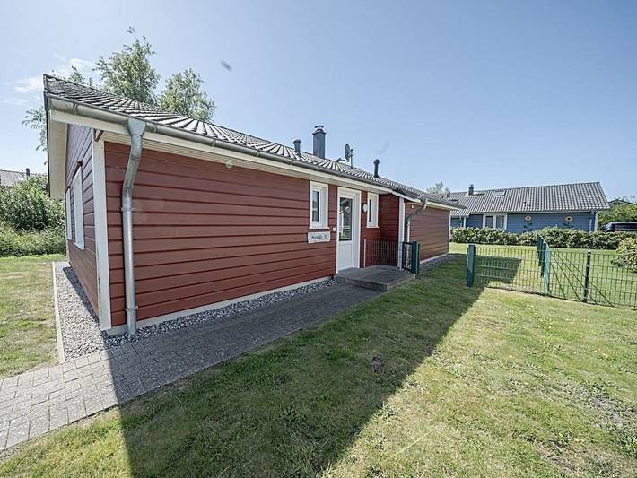 Matilda 32 - Holz-Ferienhaus mit Sauna, Kamin und Garten - Freistehendes Ferienhaus Matilda 32 (Ht in Dagebüll, Nordfriesland