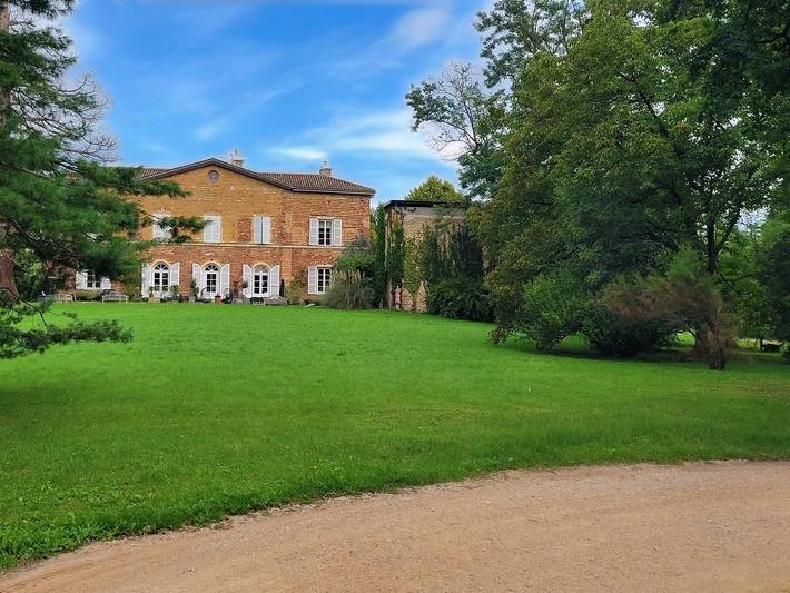 Gîte pour 4 personnes, avec terrasse et jardin