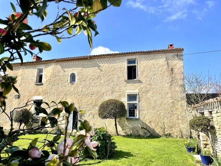 Location de vacances pour 10 personnes, avec Piscine et Vue à Saint-Benoist-sur-Mer