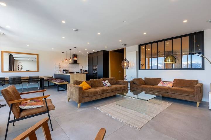 Gîte pour 10 personnes, avec balcon à Égat