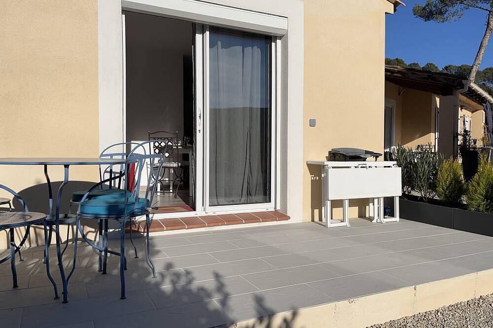 Appartement entier, Studio indépendant avec piscine entre la mer les gorges du Verdon et les lacs in Le Thoronet, Région de Draguignan