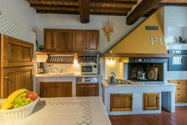 Location de vacances pour 8 personnes, avec jardin et terrasse, adapté aux familles à Barga - 3