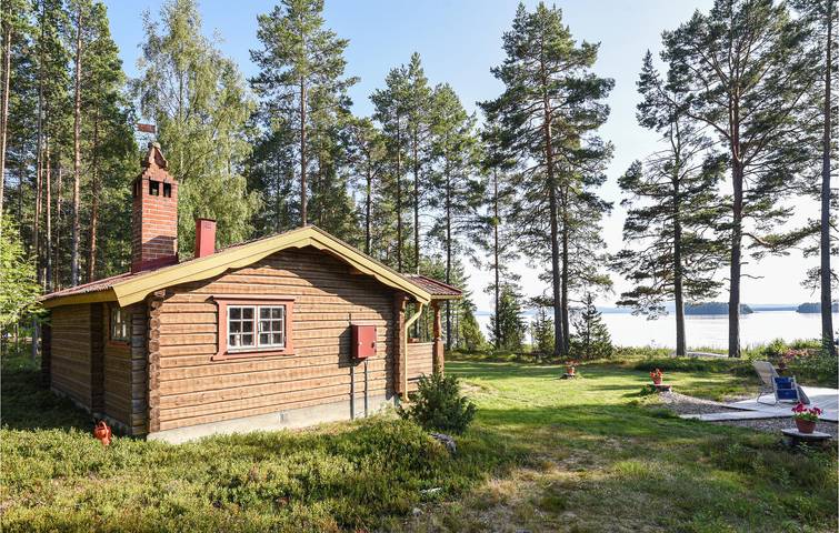 Ferienhaus für 9 Personen, mit Terrasse und Garten sowie Seeblick in Mittelschweden