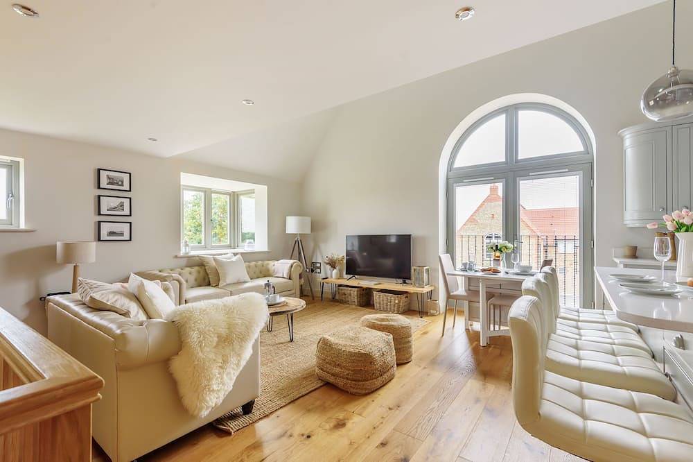 Cobblestone Cottage - sleeps 4 guests in 2 bedrooms in Docking, Norfolk