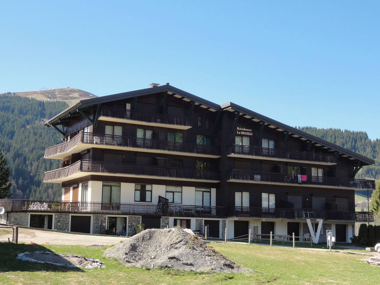 Estudio entero, Apartamento a pie de pistas con piscina y estacionamiento en Les Gets in Les Gets, Les Portes du Soleil