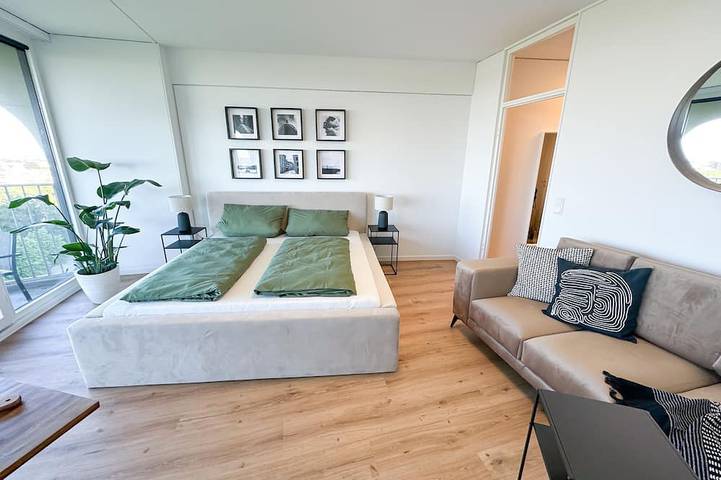 Appartement entier, ☆Bright apartment☆Wide view☆12th floor☆Netflix☆Center☆ in Augsbourg, Souabe (Bavière)