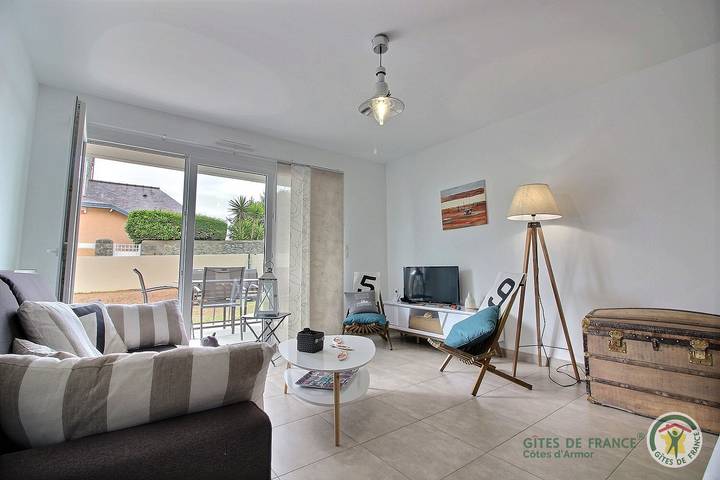 Gîte pour 4 personnes, avec Terrasse ainsi que Jardin et Vue à Saint-Quay-Portrieux - 2