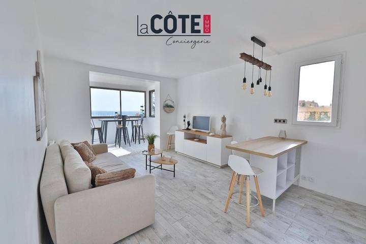 Appartement de vacances pour 4 personnes, avec vue et piscine, animaux acceptés