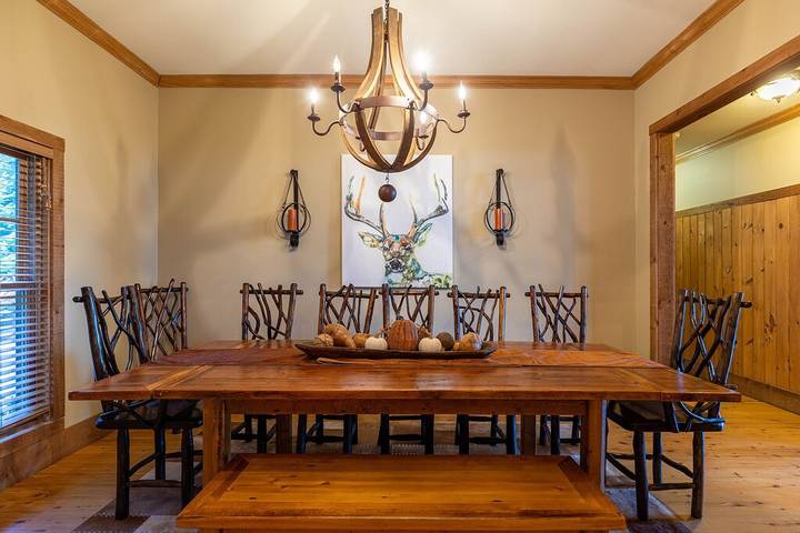 Vacation rental for 12 people, with balcony and yard as well as hot tub in Sugar Mountain
