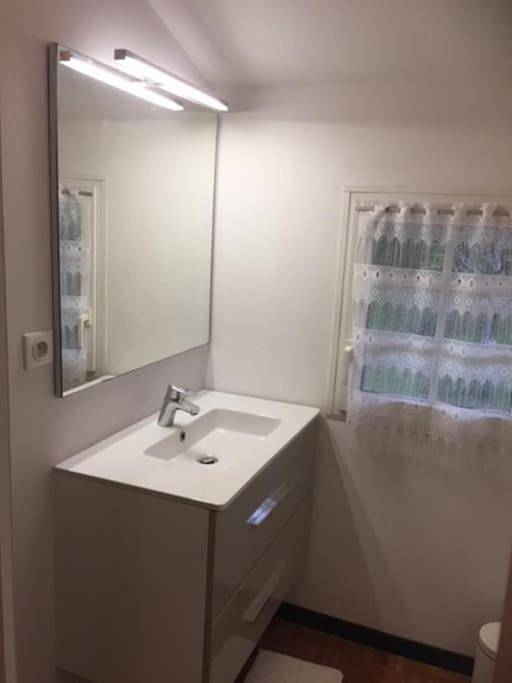 Gîte pour 2 personnes, avec vue et balcon à Bardos - 4