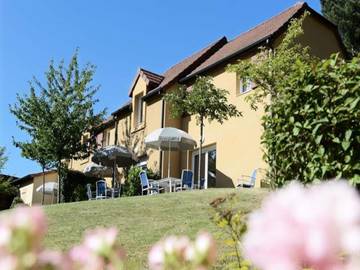 Vacation Rental for 4 Guests in Sarlat-la-Canéda, Périgord Noir, Picture 1
