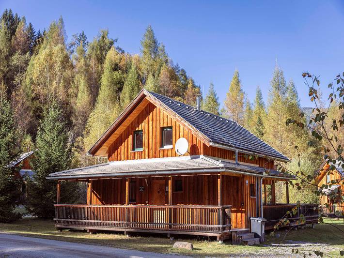 Ferienhaus für 9 Personen, mit Balkon und Terrasse sowie Garten und Sauna