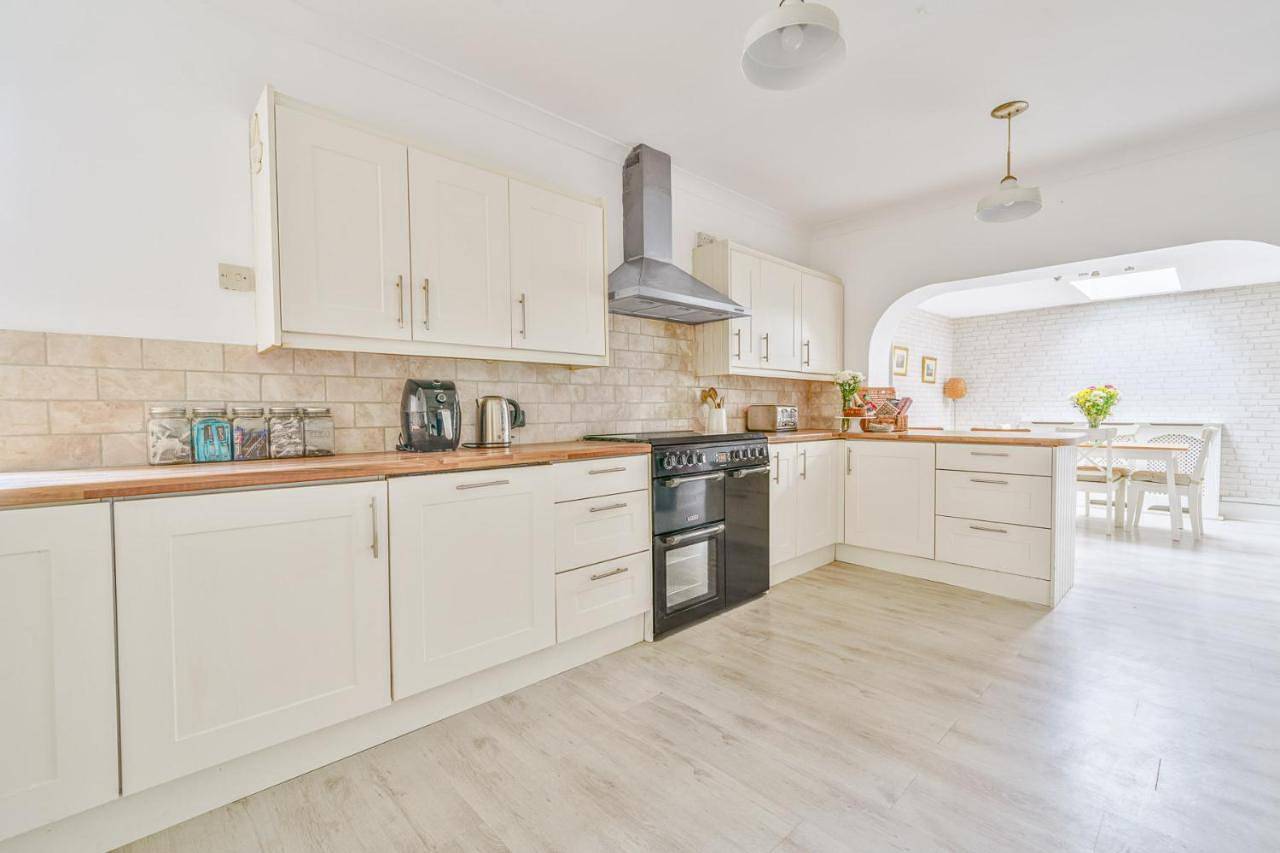 Holiday Home in Barton on Sea, Hampshire