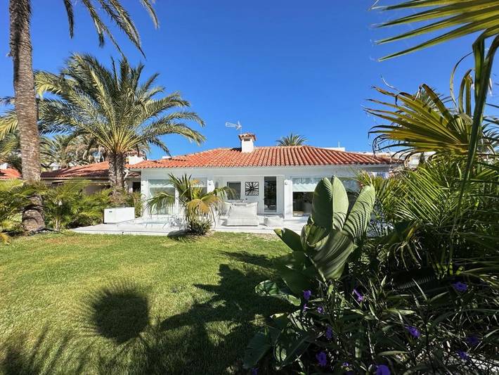 Ferielandsby for 2 personer, Jacuzzi og Terrasse i tillegg til Hage og Badebasseng på Gran Canaria