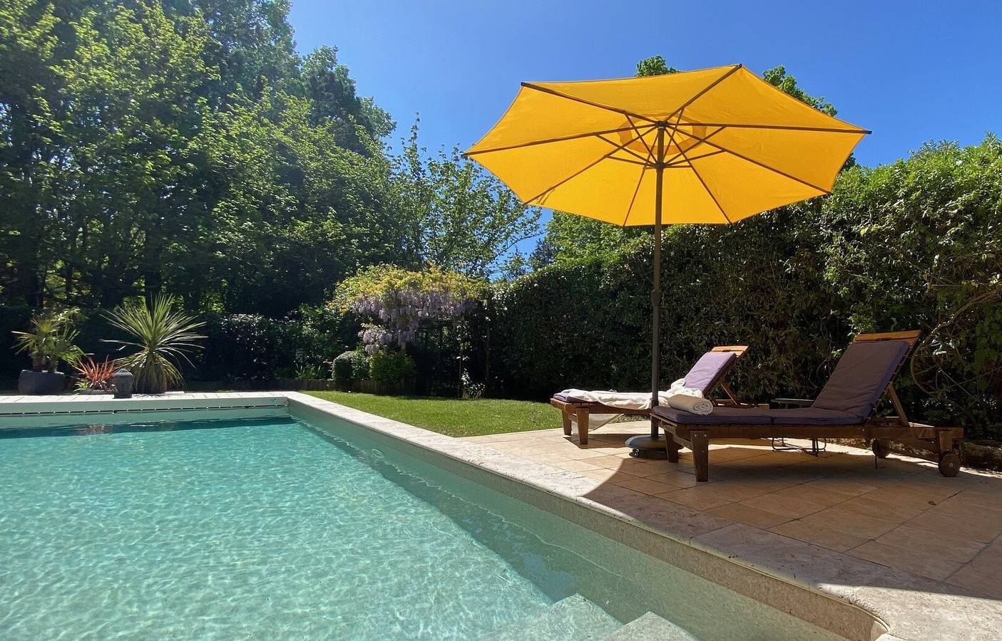 Gîte de charme « Le Cocon » avec piscine partagée, terrasse et Wi-Fi à Civrac de Blaye in Civrac-de-Blaye, Région de Blaye