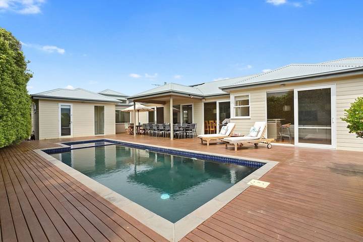 Holiday home for 10 people, with garden and hot tub in Sorrento (Victoria)