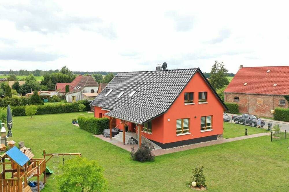 2 Schlafzimmer, 1 Bad+ Wc; Og ein Wc; 4-6 Gäste, 130 m²; 1500m² Grundstück in Malchow, Fleesensee