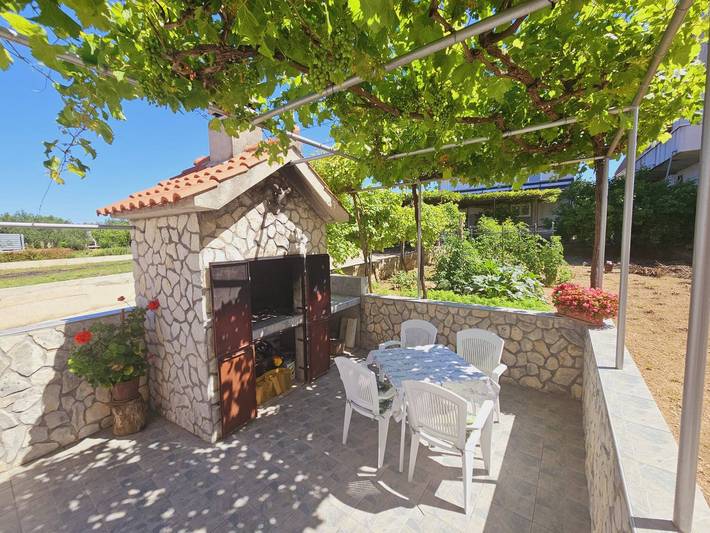 Gîte pour 6 personnes, avec balcon, animaux acceptés dans Murter - 3