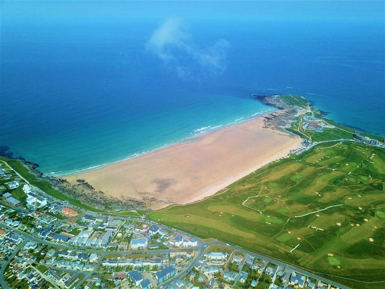 Twin Room Shared Bathroom with Sea View in Newquay, Cornwall