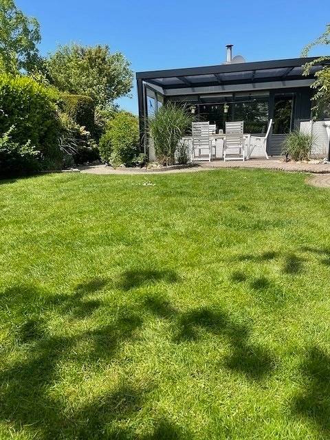 70 qm grosser  gepflegter, ruhiger  Bungalow, Strandnah mit großen,  uneinsehbaren  Garten,  Terrassenüberdachung in Sint Maartensvlotbrug, Noord-Holland - Nordseeküste