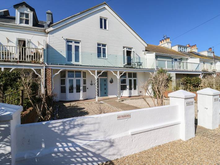 Beach hut for 12 people, with Balcony and Garden in Pevensey