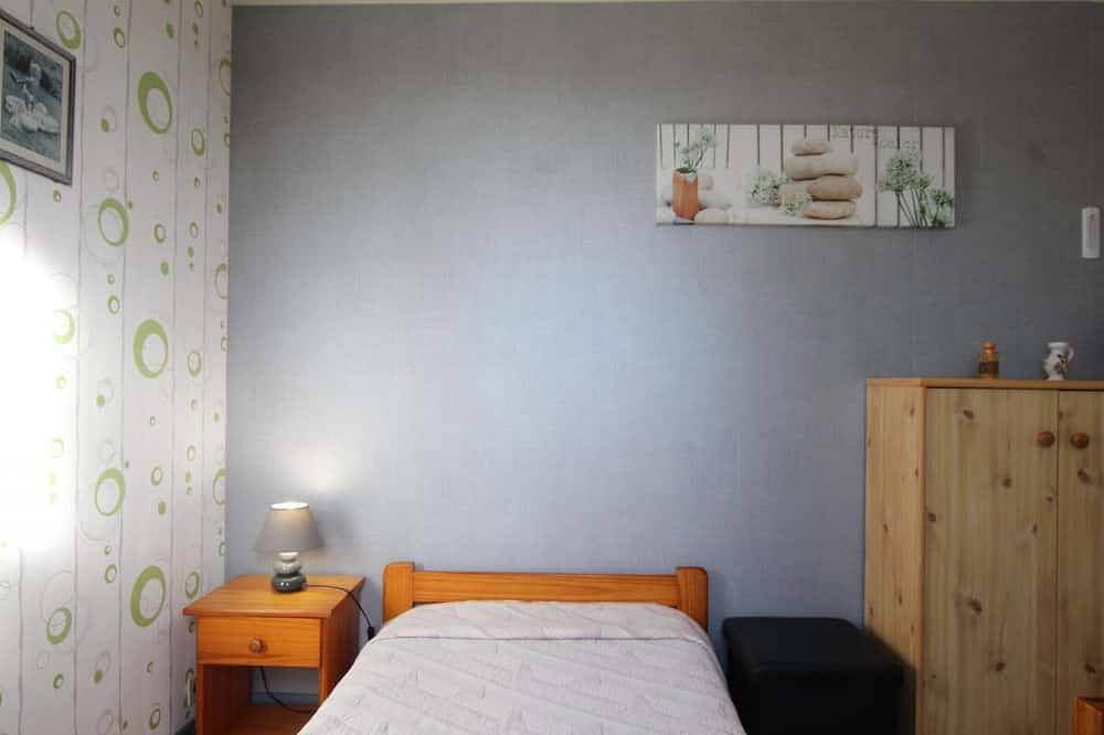 Charmante maison de ferme rénovée avec jardin in Folligny, Côte de la Déroute