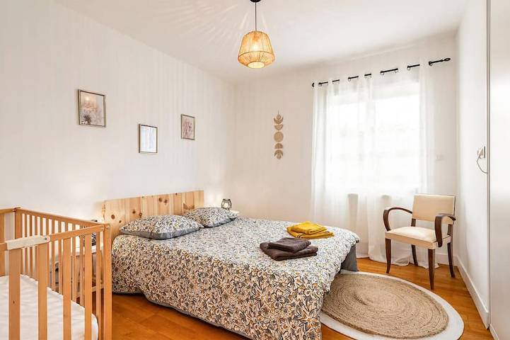 Location de vacances pour 6 personnes, avec terrasse à Atur - 2