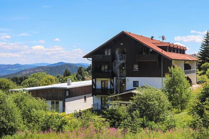 Ferienwohnung für 4 Personen, mit Terrasse und Garten sowie Sauna in Mitterfirmiansreut