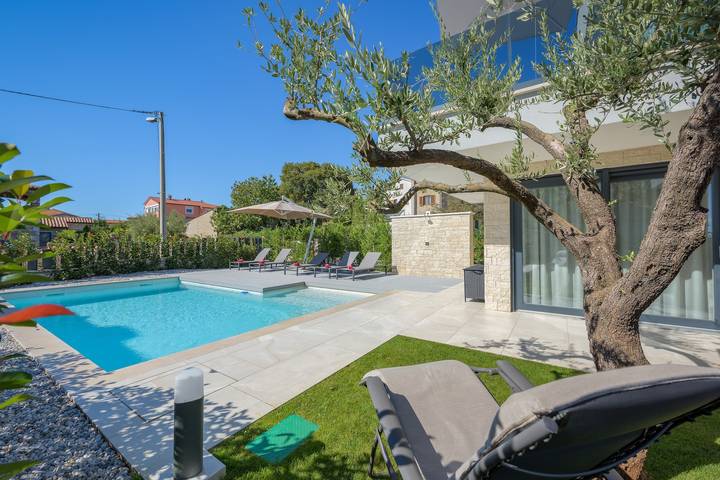 Ferienhaus für 6 Personen, mit Balkon und Terrasse sowie Pool und Sauna in Kastelir - 4