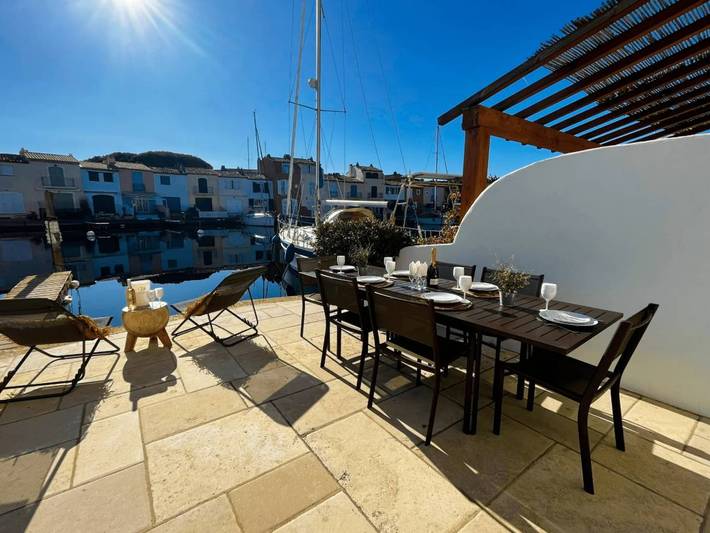 Location de vacances pour 8 personnes, avec terrasse dans Plage De Port Grimaud
