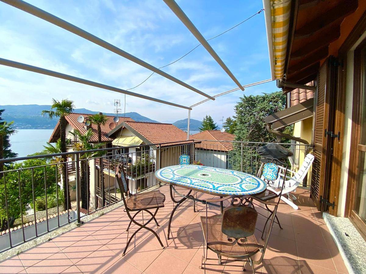 Appartamento intero, A dream on the lake in Comune di Angera, Lago Maggiore (Lombardia)
