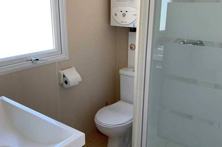 ZEcamping 3 étoiles piscine dog friendly locatif TV 20m2 2 pers in Arvert, Côte de Beauté