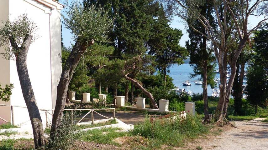 Ferienwohnung mit Meerblick für 4 Personen, mit Garten und Ausblick in Piombino