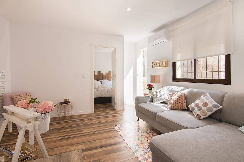 Entire apartment, Attic Next To Bib Rambla Free Wifi in Centro-Sagrario, Granada