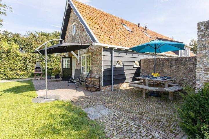 Ferienhaus für 6 Personen, mit Garten und Pool