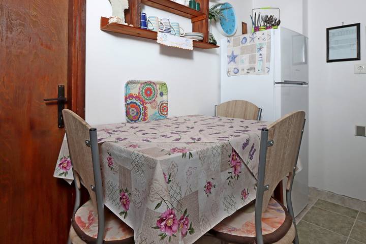 Ferienwohnung für 4 Personen, mit Balkon/Terrasse, mit Haustier auf Pag - 4