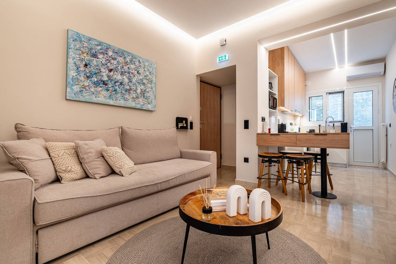 Appartamento intero, Appartamento "The Apex Boutique B2" con Balcone, Wi-Fi e Aria Condizionata in Sezione centrale di Atene, Atene
