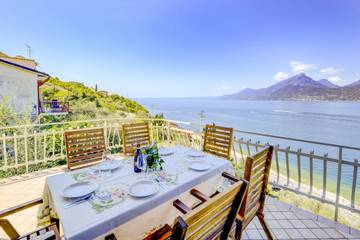 Camping per 6 Persone in Brenzone, Prealpi Gardesane, Foto 1