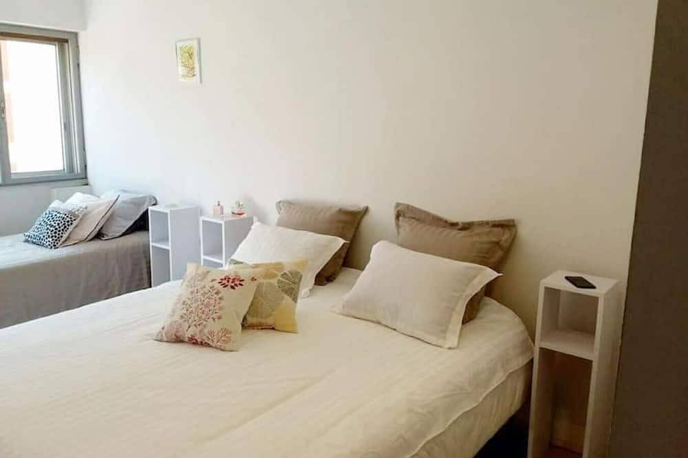 Entire apartment, Le Palace Climatisé au Centre-ville - Piscine - Accès Rapide Plage et Espagne in Perpignan, Côte d'Améthyste