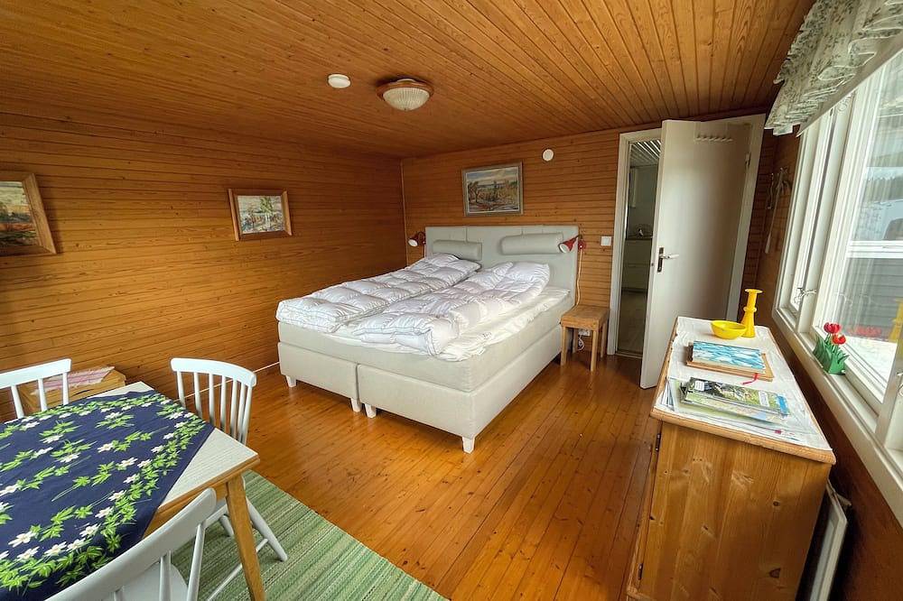 Cottage, private beach, boat and sauna outside Gränna in Jönköping, Bunn